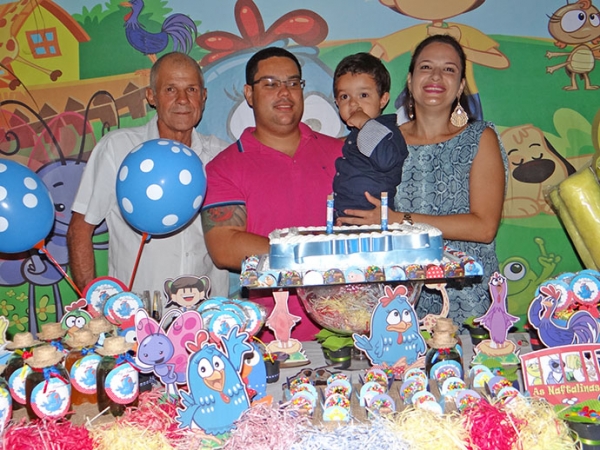 Familiares e amigos comemoram os dois aninhos do pequeno Luiz Henrique.