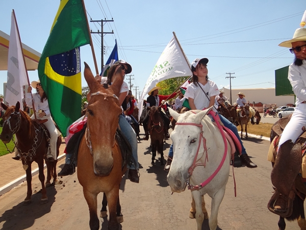 Indea alerta sobre obrigatoriedade de documentao para desfile de abertura da 24 Expovale