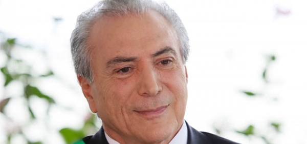 Michel Temer toma posse como presidente da Repblica por dois anos e quatro meses 