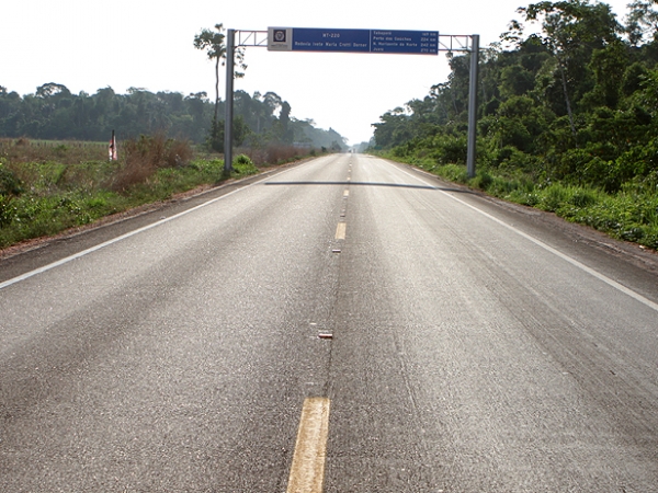 Pedro Taques inaugura 98 km de asfalto na MT 220 ligando Sinop a Juara