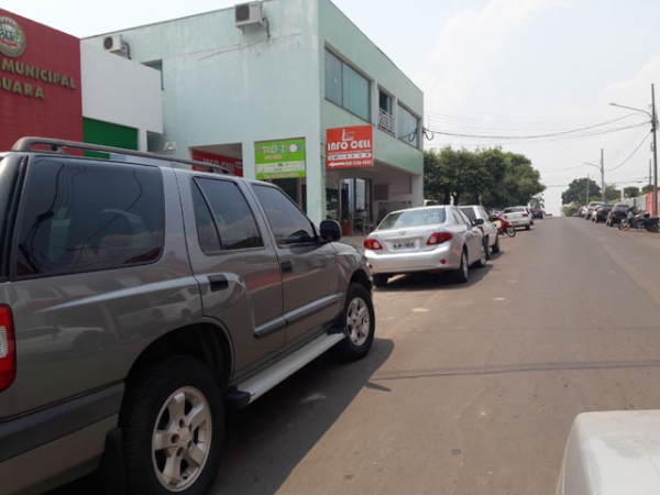 Carro com som alto est sujeito a multa independente do volume a partir de hoje