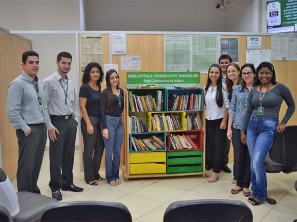 Sicredi Inaugura Biblioteca Itinerante.