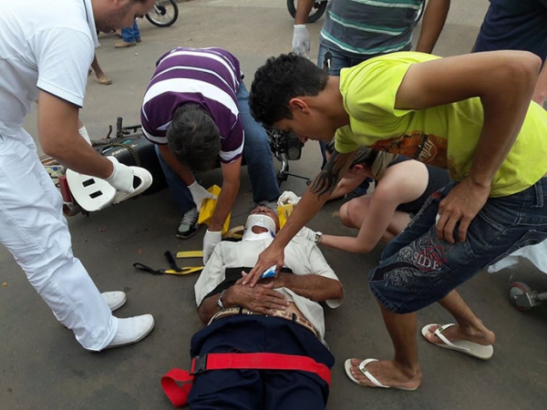 Acidente entre carro e moto na Avenida Rio de Janeiro em Juara.