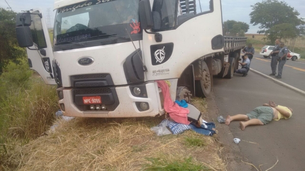 Motorista embriagado e droga, com caminho placa de Juara causa terror no interior de So Paulo e  preso pela polcia.