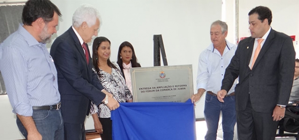 Presidente do TJ inaugura ampliao e reforma do edifcio do Frum de Juara.