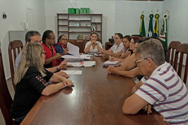 Executivo Municipal se rene com liderana do SINTEP para discutir o pagamento da folha de dezembro