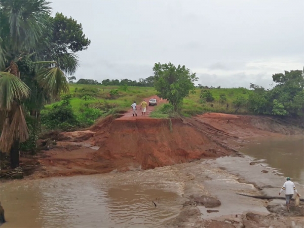 Fortes chuvas provocam estragos e causa prejuzo em Novo Horizonte do Norte