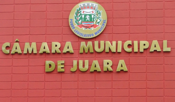 Cmara derruba trs vetos da prefeita Luciane Bezerra.