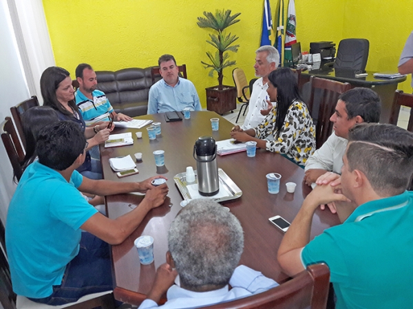 Cmara se rene com representantes da SECID para regularizar Loteamento Santa Terezinha