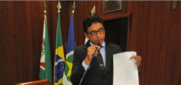 Ver. Eraldo Markito (PR) pede vistas ao projeto sobre carreira dos fiscais da Prefeitura Municipal.