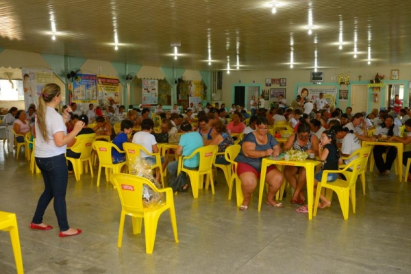 Festa em homenagem ao ms da Mulher  realizada no Clube Viva a Vida