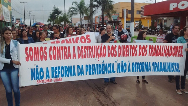 Manifesto Sindical em Juara pede fechamento de comrcio e quem no aceita  vaiado.