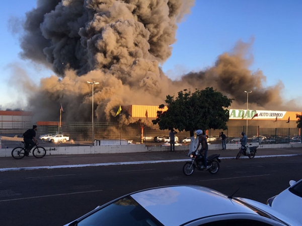 Incndio destri Atacado de Rondonpolis e deixa feridos