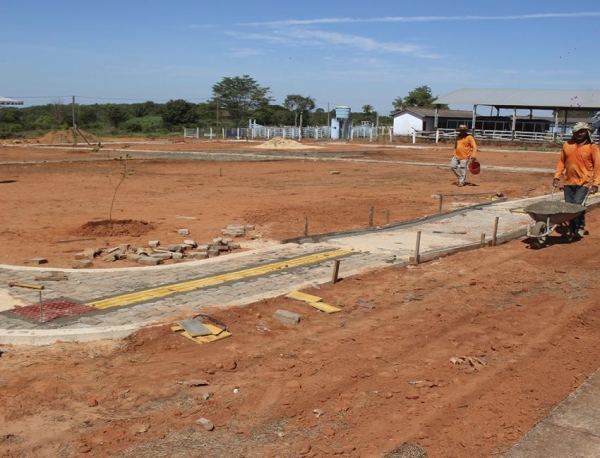 Empresa inicia obra de construo da Praa Pblica em Novo Horizonte do Norte