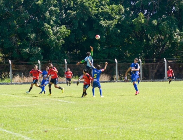 Partidas definem as equipes que vo disputar a final do Campeonato Municipal de Futebol de Campo