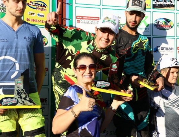 Juarenses lotam a pista de corrida para assistir a 2 Etapa do Campeonato de Velocross