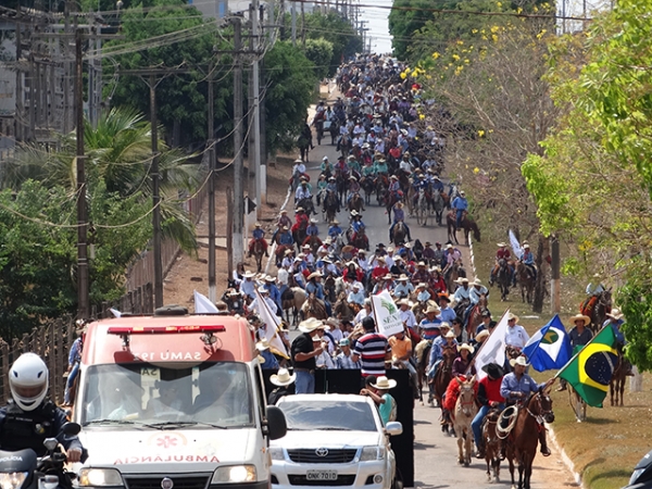 Desfile de abertura da 25 EXPOVALE registra mais de 400 animais e se torna a maior de Mato Grosso em 2017