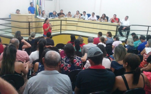 Educadores de Juruena entram em greve