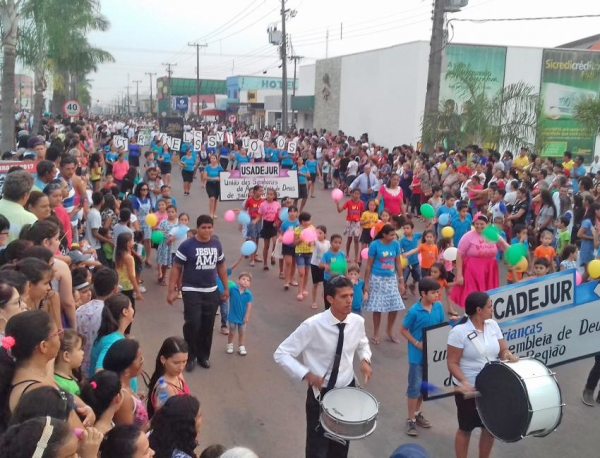 Desfile Cvico de 7 de Setembro rene centenas de juarenses na Avenida Rio Arinos