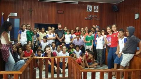 Alunos da Escola Estadual Iara Maria Minotto Gomes visitam Cmara de Vereadores.