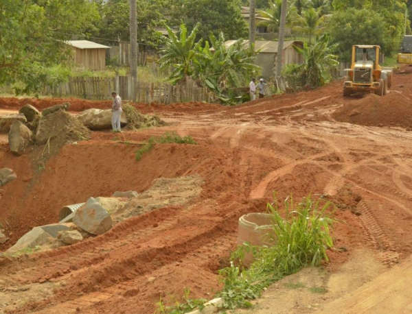 Secretarias de Transporte e Cidade concentram os trabalhos para finalizar a obra no bairro Joo de Barro 