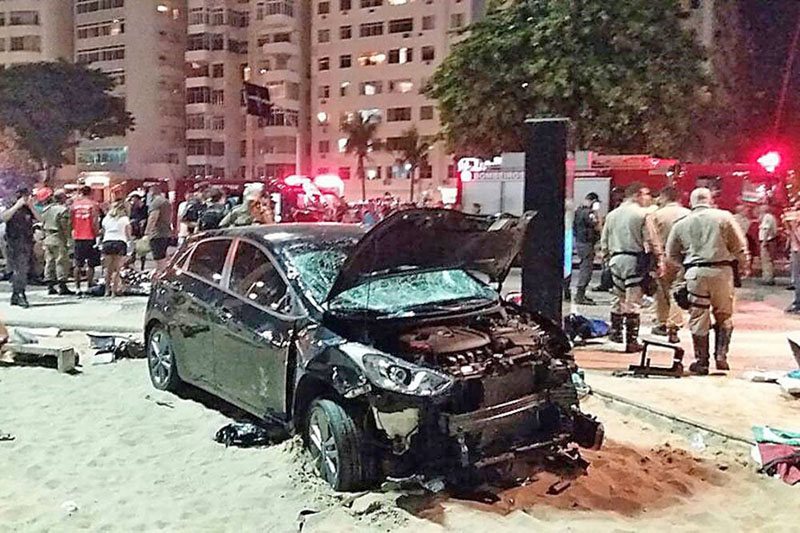 Atropelamento em Copacabana mata beb e deixa 16 feridos