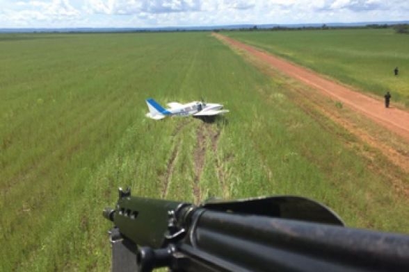 Fora Area intercepta avio com meia tonelada de drogas em Barra do Bugres  