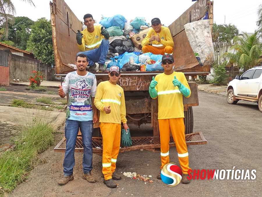 Prefeitura de Juara loca caminho para coleta de lixo.