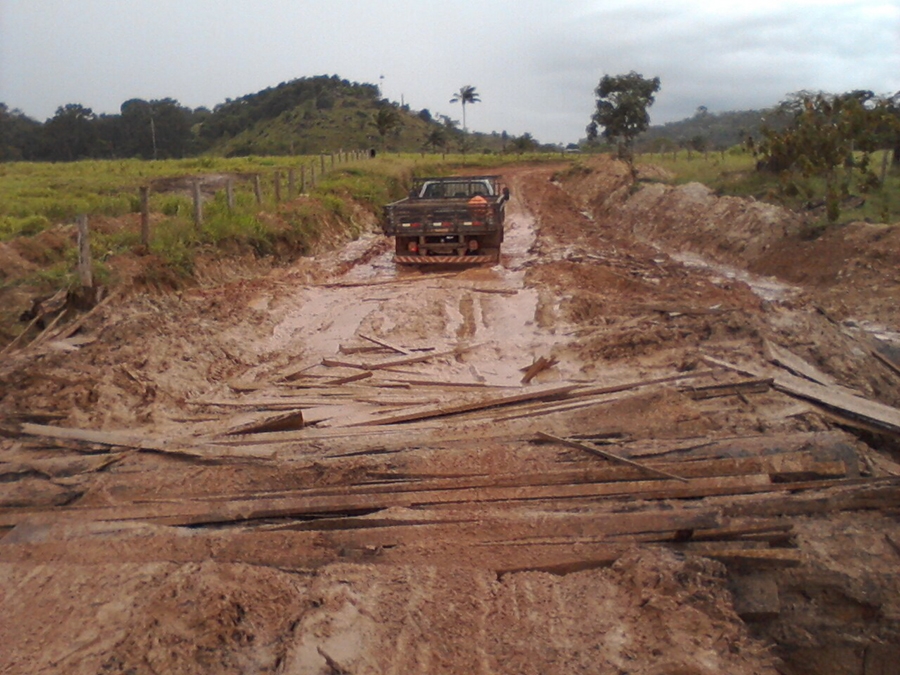 Governo do estado libera mais dois milhes para recuperao da estrada de guas Claras a Paranorte.