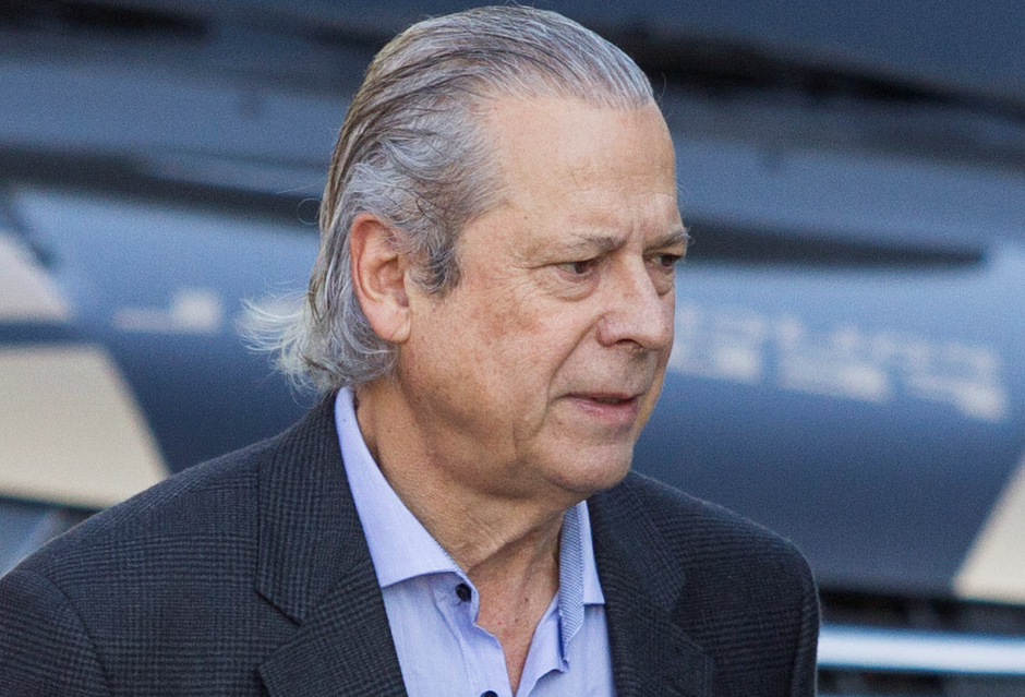 Jos Dirceu tem at 17h para se entregar  Polcia Federal