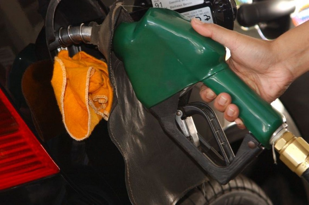 Entenda a composio do preo da gasolina e do diesel no Brasil