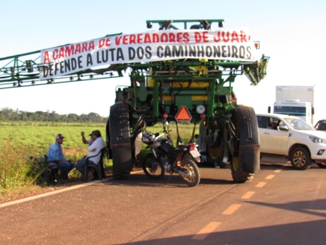 Cmara de Juara  solidria s reivindicaes dos caminhoneiros parados na Rodovia do Vale.