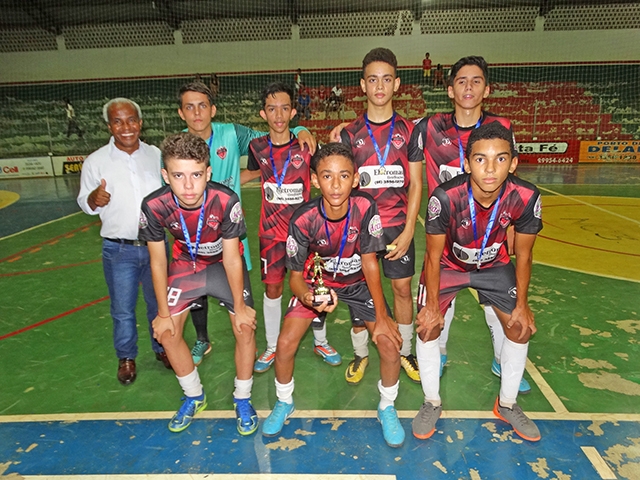 Cmara de vereadores  representada por Hlio Casto no encerramento do Campeonato Interbairro.