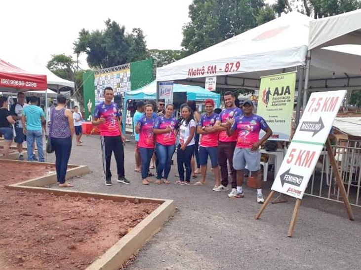 Atletas de Juara esto em Juna para participar da 7 Corrida do Vale do Juruena.