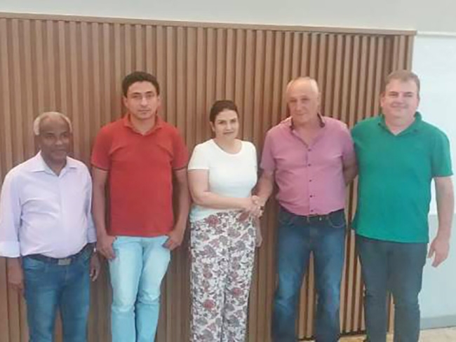 Prefeito e vereadores de Juara se encontram com prefeita de Nova Monte Verde, em Cuiab.