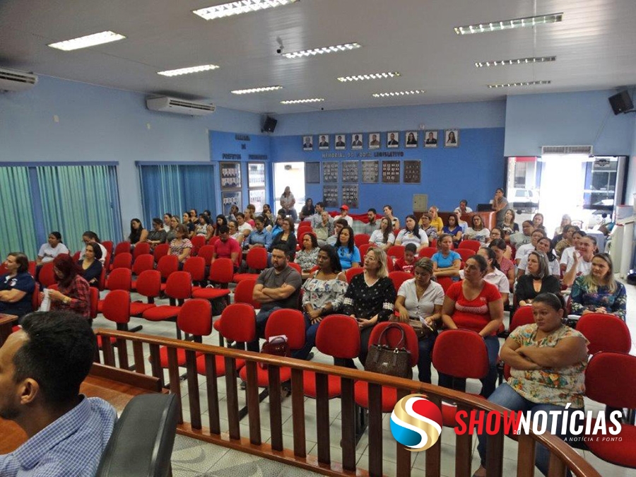 Agentes da rede de proteo a criana de Juara recebem capacitao na Cmara Municipal. 