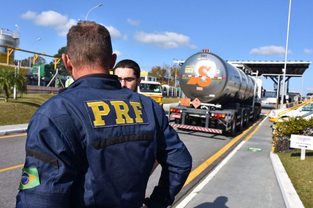 Quase 300 policiais rodovirios deixam o Rio com fim da Operao gide