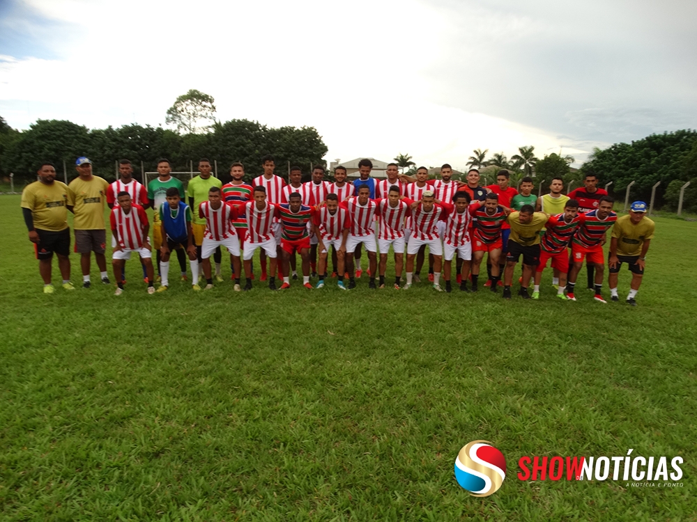 Jogadores do Juara Atltico Clube treinam normalmente e destino da equipe no estadual ser decidido hoje em reunio na prefeitura