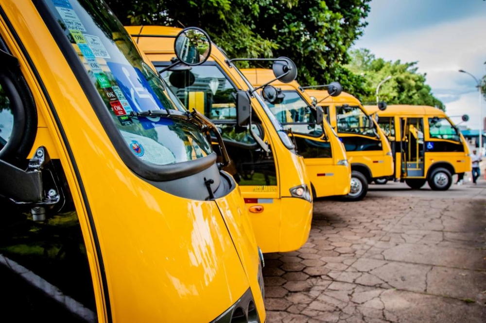 Novos nibus vo melhorar transporte de alunos da educao especial