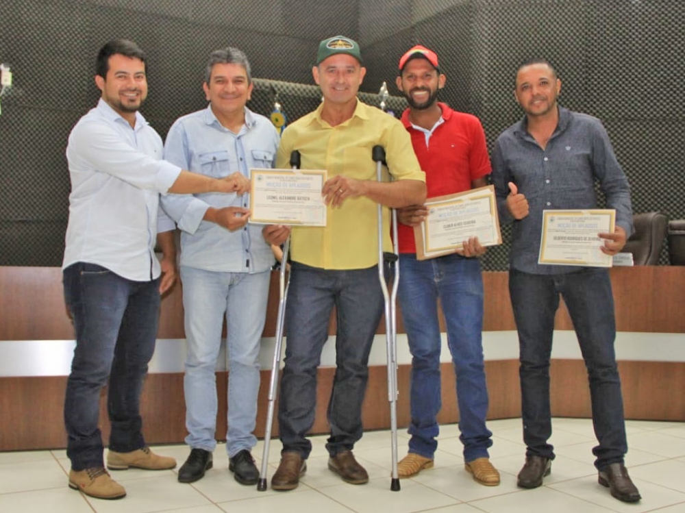 Loro Macarena recebe Moo de Aplauso da Cmara de Vereadores de Campo Novo do Parecis.