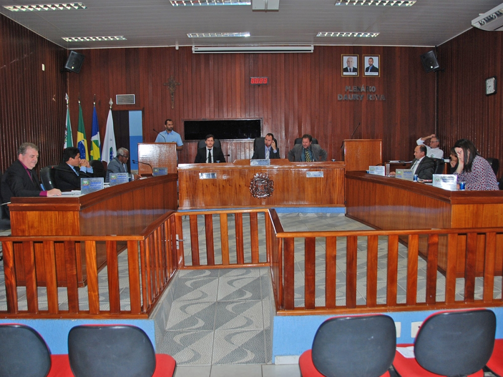 Devido ao feriado do dia 19, Cmara de Vereadores transfere sesso de segunda-feira, para quarta-feira, dia 20.