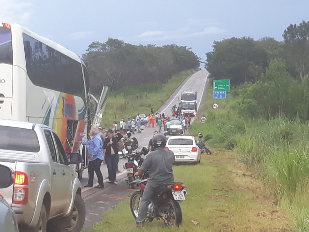 Parte de pista desmorona aps chuvas e BR-174  interditada entre MT e RO