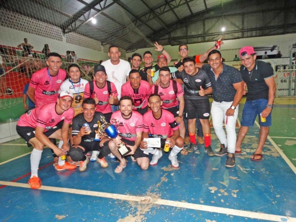 Equipe JBS/COPERVALE  a grande campe da V Copa do Comrcio e Indstria de Futsal de Juara