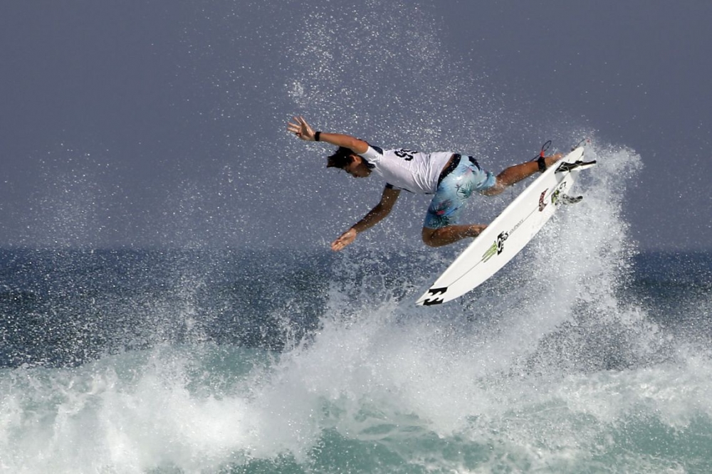 Onze brasileiros passam para 3 fase do mundial de surfe em Saquarema