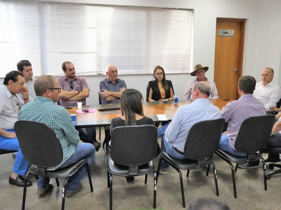 Prefeito Carlos Sirena participa de reunio em Cuiab para pavimentao de 65 KM na MT 220