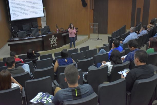 Capacitao orienta municpios sobre  gesto de resduos slidos