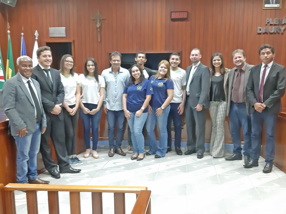 Alunos da Escola Estadual Oscar Soares vo realizar Sesso Plenria do Estudante.