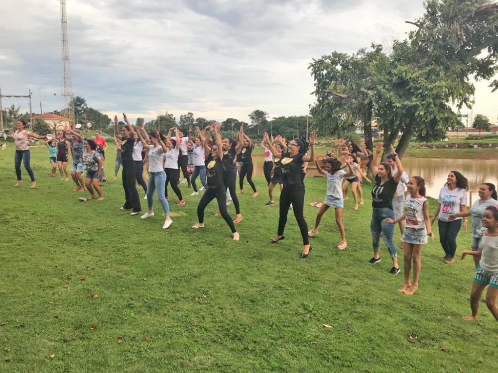 Mulheres tem dia de recreao, diverso e preparao fsica no Lago Geraldo,