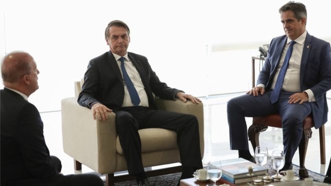Cargos que Bolsonaro negocia com centro tm mais de R$ 10,6 bi 'livres' para investir em 2020
