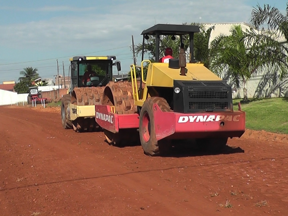 Prefeitura de Juara reinicia obras de pavimentao nos bairros Paranagu, Alvorada e Santa Helena.